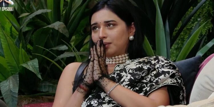 ‘मैंने पुलिस को बचाया’, 150 बॉडीगार्ड्स वाली तान्या मित्तल, बिग बॉस 19 में अनूठे बयानों से बटोरी लाइमलाइट