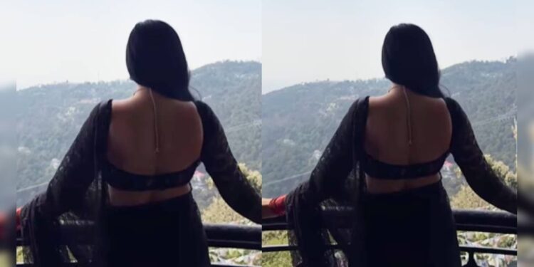 ब्लैक साड़ी में कहर बरपा रही ये सुंदरी, नजर भर देखते ही फिदा हो जाते हैं लोग, मासूमियत की तो दी जाती