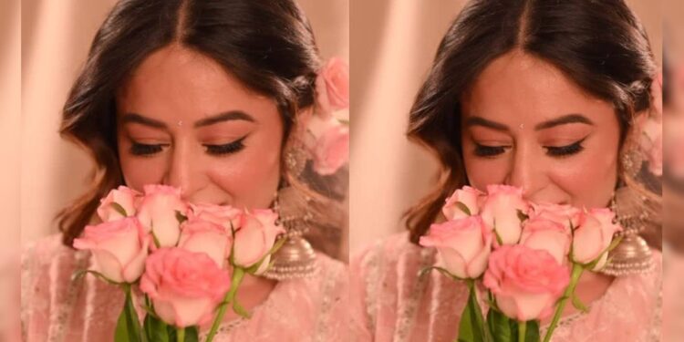 VIDEO में अप्सरा सी हसीन दिखी ये एक्ट्रेस, ट्रेडिशनल लुक से मचा दी सनसनी, सादगी की बन गई मिसाल