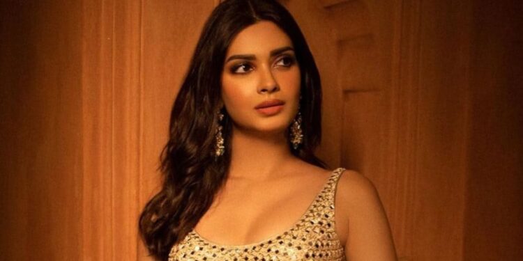 60 साल के एक्टर्स बन रहे हीरो, 30 की हीरोइनों को मां का रोल, बॉलीवुड पर भड़कीं डायना पेंटी- ‘हकीकत यह है कि…’