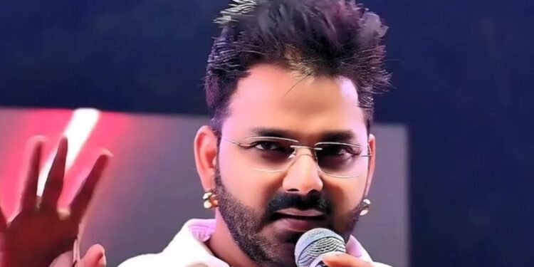 ‘राइज एंड फॉल’ की इस कंटेस्टेंट पर पवन सिंह फिदा! बात करते-करते ऑफर कर दी फिल्म, वायरल हुआ वीडियो