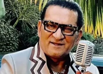 VIDEO: अभिजीत भट्टाचार्य ने गाया किशोर कुमार का गाना, फैंस को दिलाई 70s की याद, 51 साल बाद भी सुपरहिट है सॉन्ग