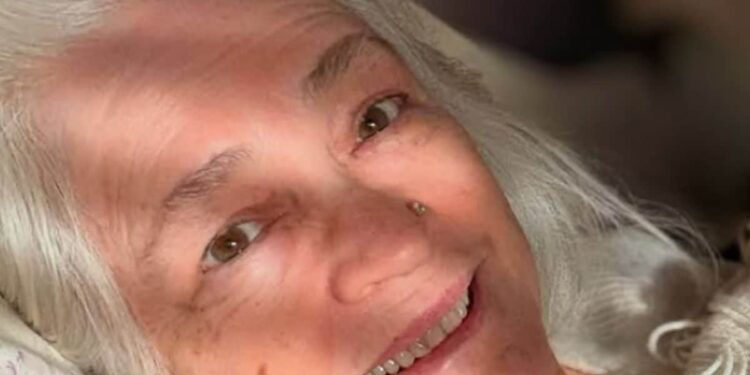 ‘मेरे बच्चों ने पूछा, जब आप नहीं रहेंगी…’, नीली आंखों वालीं नफीसा अली का भावुक नोट, फिर शुरू होगी कीमोथेरेपी