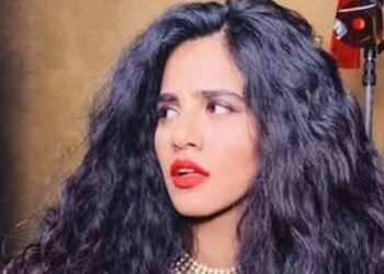 भूरे भालू के हमले का शिकार बनीं पाकिस्तानी सिंगर, बाल-बाल बचीं कुरतुलैन बलूच- ‘आराम चाहिए…’