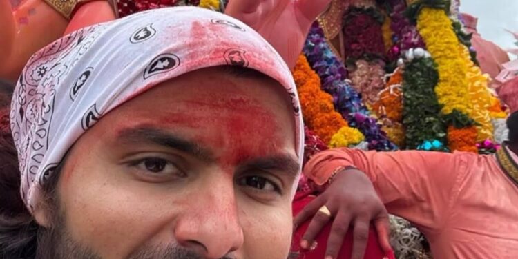 शिखर पहाड़िया ने लालबागचा राजा विसर्जन की तस्वीरें साझा की