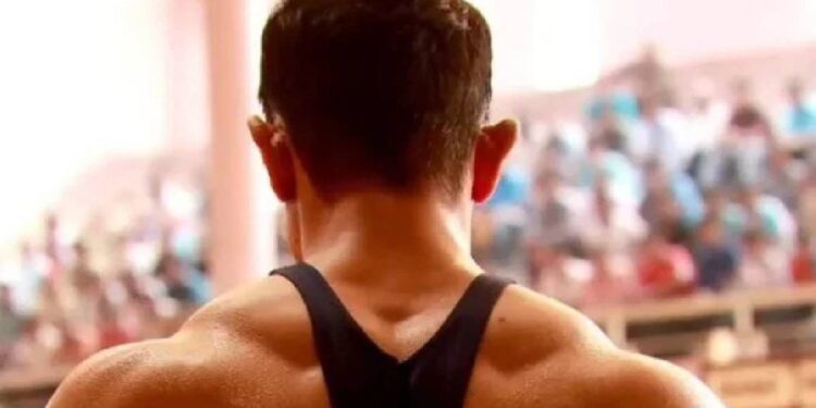 80 करोड़ में बनने वाली थी फिल्म, प्रोड्यूसर ने फूंक दिए 200 करोड़, 2 सुपरस्टार का स्टारडम भी नहीं आया काम