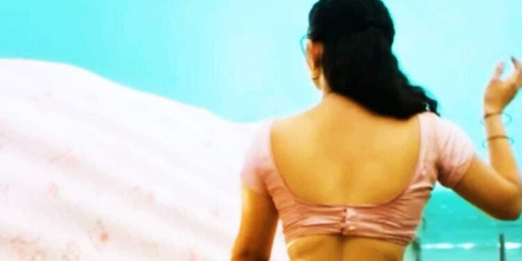 वो कयामत ढहाने वाली एक्ट्रेस, बोल्ड गाने को देखते ही फेर लिया मां बाप ने मुंह, बोले- ‘नहीं करेंगे ये सब बर्दाश्त’