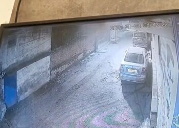 दिशा पाटनी के घर फायरिंग करने वाले हमलावर CCTV में हुए कैद, देखें वीडियो