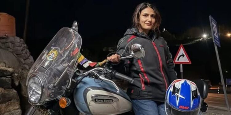 पहाड़ों में फातिमा सना शेख की बाइक राइडिंग, रोमांचक सफर की दिखाई झलक, फैंस को दी खास सलाह