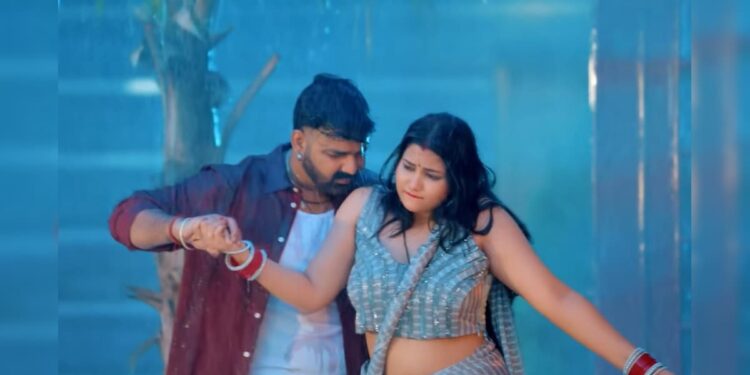 पवन सिंह का बारिश में रोमांस वाला वो वीडियो, जिसे मिले 333 मिलियन से ज्यादा व्यूज, साड़ी में भीगती है हीरोइन