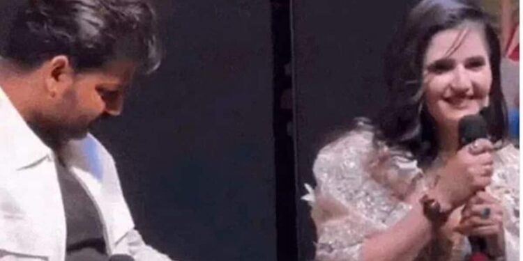 पवन सिंह और अंजलि राघव विवाद पर अनिरुद्धाचार्य का जवाब वायरल.