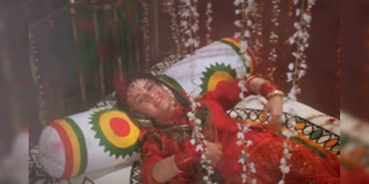 सुहागरात पर फिल्माया वो हिट गाना, बोल सुनकर लोगों ने बंद कर लिए थे कान, संजय दत्त शर्म से हो रहे थे पानी-पानी