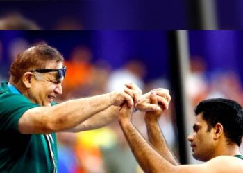 Arshad Nadeem: ओलंपिक्‍स में जिसने दिलाया एकमात्र गोल्‍ड, उसी अरशद नदीम के कोच पर पाकिस्‍तान में क्‍यों लगा आजीवन बैन?