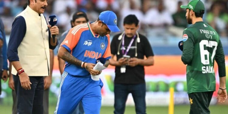 India vs Pakistan Hockey Sultan of Johor Cup Live Streaming: एशिया कप-वूमेंस वर्ल्‍ड कप के बाद आज फिर IND-PAK का आमना-सामना, हैंडशेक से परहेज, मैदान पर होगा फुलऑन ड्रामा