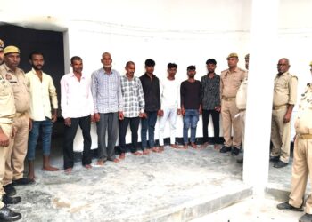 चोपन. पुलिस ने शांतिभंग को देखते हुए आठ लोगों पर कार्यवाही