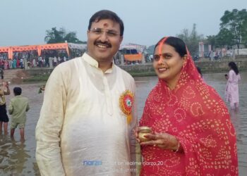विंढमगंज. बेमौसम बारिश ने की त्यौहार में किरकिरी, बावजूद इसके घाट छठ श्रद्धालुओं से पटे रहे