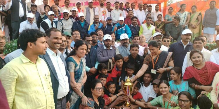 सोनभद्र. 10वीं मंडलीय बाल क्रीड़ा प्रतियोगिता एवं सांस्कृतिक समारोह का हुआ समापन