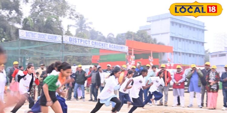 सांसद खेल महोत्सव के तीसरे दिन मैराथन दौड़, बच्चों और युवाओं में दिखा उत्साह, सांसद प्रदीप सिंह भी रहे मौजूद