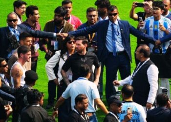 Inside story: लियोनेल मेसी के कोलकाता दौरे पर स्टेडियम में क्यों मचा हंगामा, क्या थी इसके पीछे की वजह