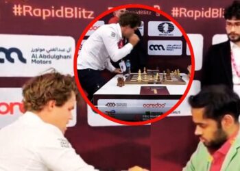 Magnus Carlsen slams table again: भारतीय से हारने के बाद विश्व चैंपियन मैग्नस कार्लसन की गिरी हुई हरकत
