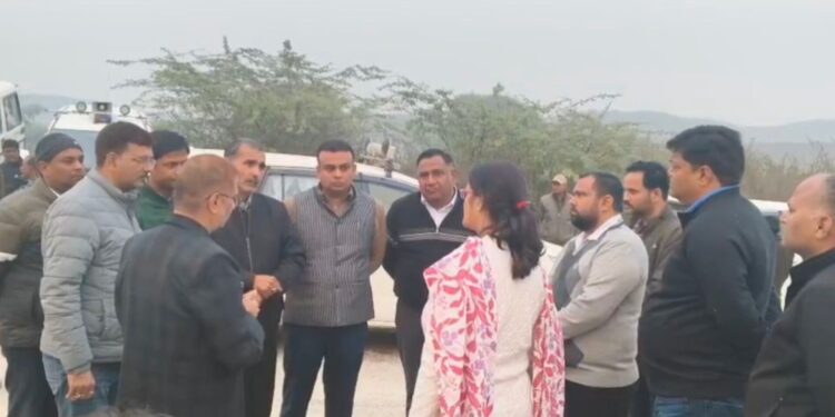 सोनभद्र. खनन निदेशक ने बिल्ली खनन क्षेत्र का किया दौरा, हादसा स्थल पर नहीं पहुंचा काफिला
