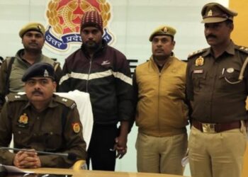सोनभद्र. आलू की बोरी के बीच 17 लाख रुपए कीमत की अवैध अंग्रेजी शराब झारखंड से जा रही थी बिहार