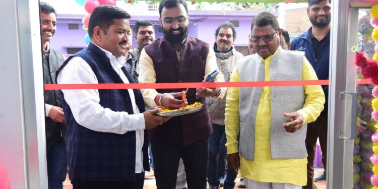 बीजपुर. निशांत हौंडा शो रूम का फीता काटकर हुआ भव्य शुभारम्भ