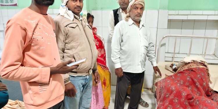 घोरावल. साइकिल और बाइक की टक्कर, चार घायल