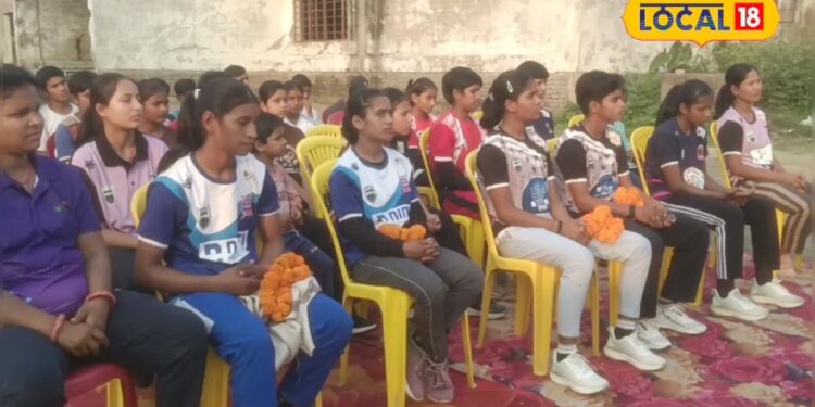 सीतामढ़ी की बेटियों ने रचा इतिहास! बिहार महिला कबड्डी लीग में शिवानी जीती स्कूटी, मेनका कोच बनीं स्टार