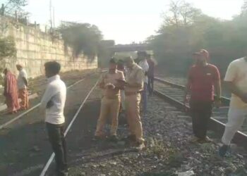 सोनभद्र. अनपरा रेलवे ट्रैक पर मिला युवक का शव, इलाके में मचा हड़कंप