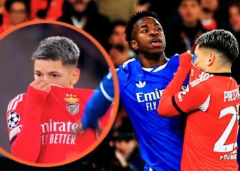 FIFA को नए नियम से हंगामा! विरोधी खिलाड़ियों से बात करते समय अपना मुंह ढंका तो मिलेगा रेड कार्ड