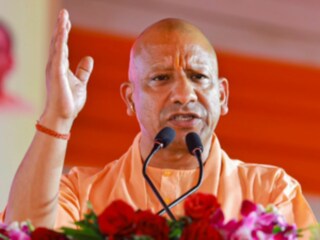 Lucknow News: पहले पैसे लेकर भर्ती.. अब सिफारिश की गुंजाइश नहीं.. CM योगी ने लखनऊ में बांटे नियुक्ति पत्र