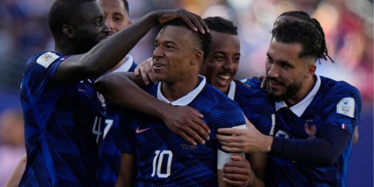 Kylian Mbappe Double goal: एम्बाप्पे का रिकॉर्ड तोड़ प्रदर्शन, फ्रांस ने दर्ज की सेनेगल पर 3-1 की धमाकेदार जीत
