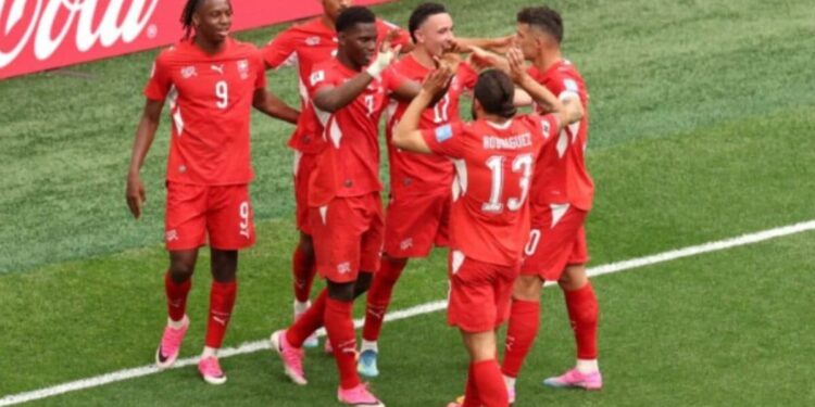 FIFA World Cup 2026: स्विट्जरलैंड राउंड ऑफ 32 में पहुंचा, हार के बाद भी कनाडा ने नॉट आउट में पहुंच रचा इतिहास