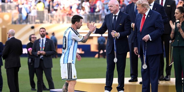 फुटबॉल बिकाऊ नहीं है…FIFA प्रमुख पर भड़का यूरोप, दे डाली विश्व कप बॉयकॉट की धमकी, Football Hindi News