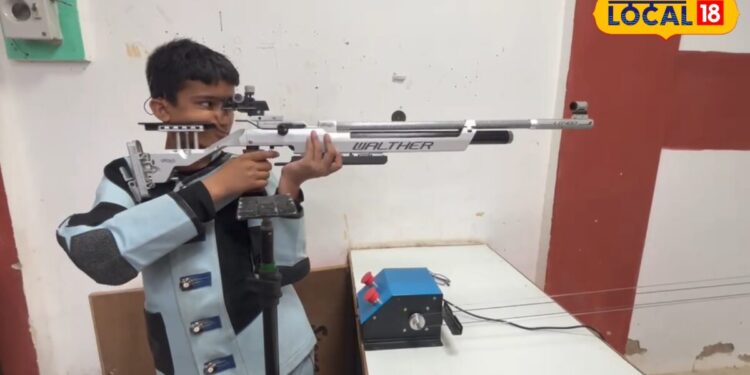 जन्म से सुन नहीं सकता, लेकिन निशाना ऐसा कि जीत लिया स्टेट मेडल, 12 साल के प्रतीक की प्रेरक कहानी