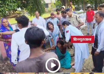 Singrauli News: एसपी ऑफिस के सामने महिलाओं के बीच जमकर मारपीट, सड़क पर मचा हाईवोल्टेज ड्रामा, वीडियो न्यूज