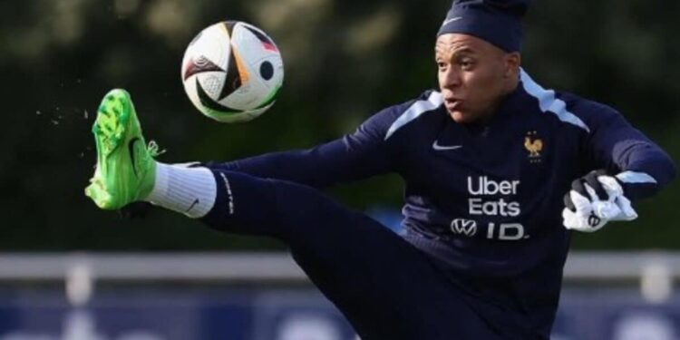 Kylian Mbappe Net Worth: कितने कमाते हैं कीलियन एम्बाप्पे, जानिए कितनी संपत्ति के हैं मालिक, 120 करोड़ का है आलीशान विला