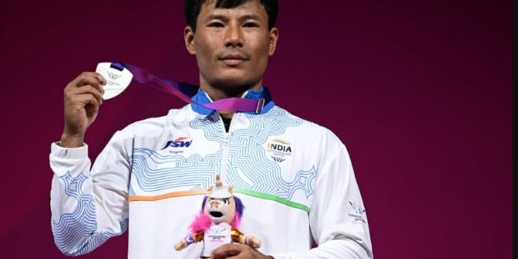 कौन हैं ऋषिकांत सिंह… जिन्होंने स्नैच में बनाया नया रिकॉर्ड, कॉमनवेल्थ गेम्स में भारत की झोली में डाला सिल्वर मेडल