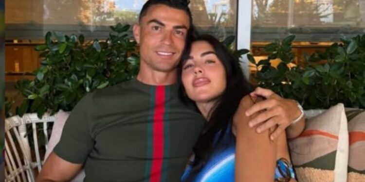 Cristiano Ronaldo Net Worth: क्रिस्टियानो रोनाल्डो एक साल में कितने कमाते हैं…कितनी है उनकी नेटवर्थ, कहां-कहां से होती हैं कमाई
