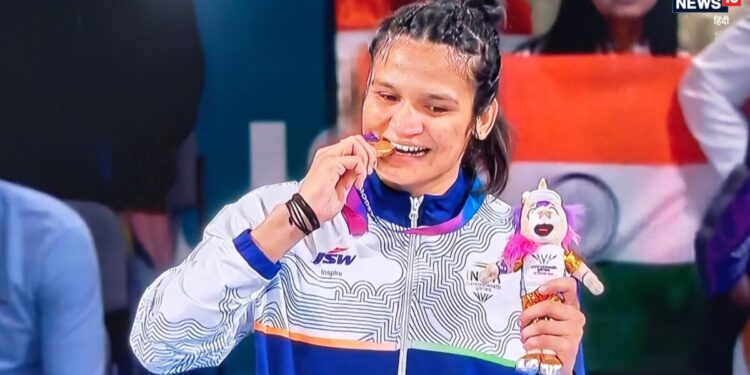 102° बुखार में भी नहीं डगमगाए कदम, बहन ने बताई अरुंधति चौधरी की स्वर्णिम जीत की भावुक कहानी