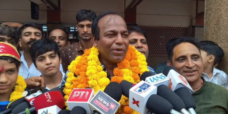 Bhilwara News: मजदूर की बेटी संध्या विश्नोई ने विश्व मंच पर जीता सिल्वर, ढोल-नगाड़ों के साथ हुआ ऐतिहासिक स्वागत