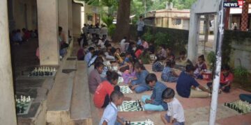 भारत का वो गांव जिसमें सिर्फ 100 घर, लेकिन चार साल में दिए 120 ट्रॉफियां और 179 मेडल, यहां से किसान नहीं चेस मास्टर निकलते हैं