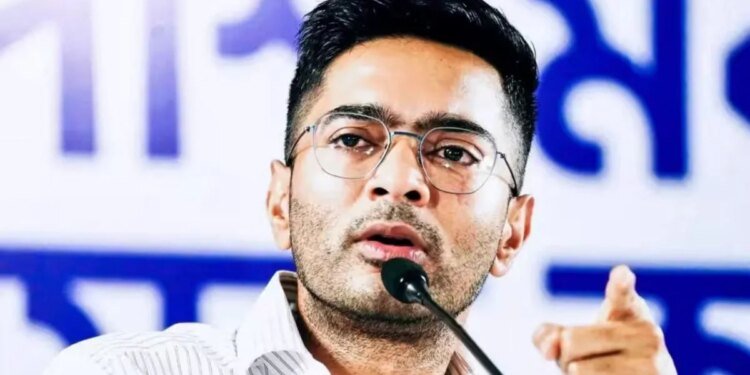 आखिर लंबी कानूनी लड़ाई के बाद विदेश चले ही गए अभिषेक बनर्जी; क्या वापस नहीं आएंगे भारत?