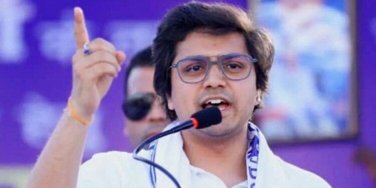 यूपी चुनाव 2027: बुआ मायावती की दुत्कार के बाद ‘हॉटकेक’ बने आकाश आनंद, जानिए सियासी दांव-पेच