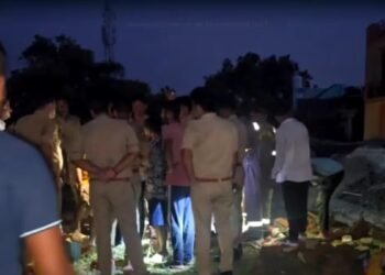 Fatehpur Cylinder Blast: सिलेंडर ब्लास्ट में गिरा दो मंजिला मकान, 2 मासूमों समेत 5 की मौत, CM योगी का मुआवजे का ऐलान