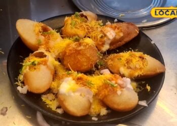 Agra Street Food: कुरकुरी बेड़ई, लिट्टी चोखा, मसालेदार आलू… आगरा घूमने आए तो जरूर चखें ये 8 फेमस स्वाद