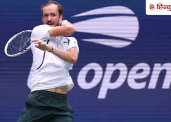 US Open 2026 में एक चिड़िया ने करा दिया ड्रामा, डेनिल मेदवेदेव पॉइंट जीते; मगर अंपायर ने…, Tennis Hindi News