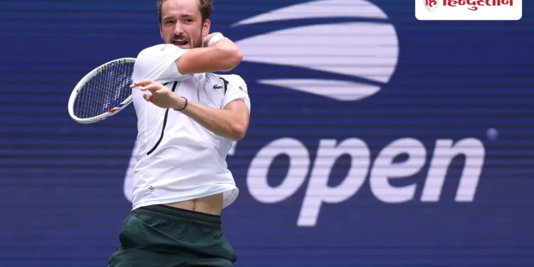 US Open 2026 में एक चिड़िया ने करा दिया ड्रामा, डेनिल मेदवेदेव पॉइंट जीते; मगर अंपायर ने…, Tennis Hindi News