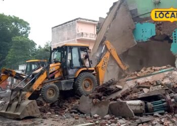 Saharanpur Masjid Demolition LIVE: रात में दिया भरोसा, सुबह मस्जिद पर चला दिया बुलडोजर… भड़के चंद्रशेखर आजाद ने पूछा- क्या प्रशासन खुद कोर्ट बन गया?